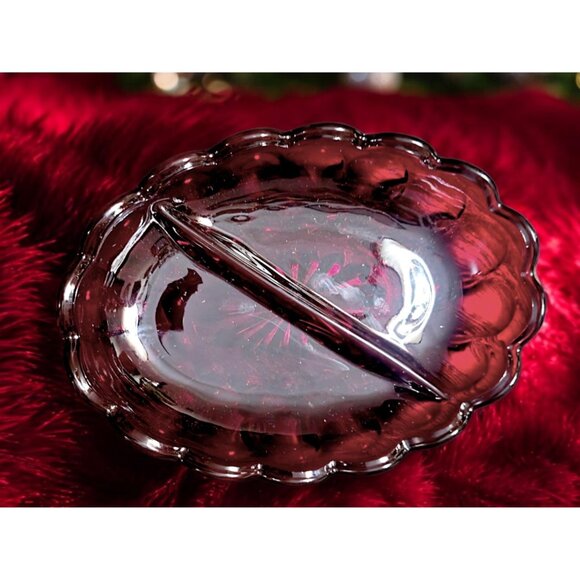 Beautiful Vintage Anchor Hocking Salt Pepper and 2 sided bon bon dish - Picture 8 of 10